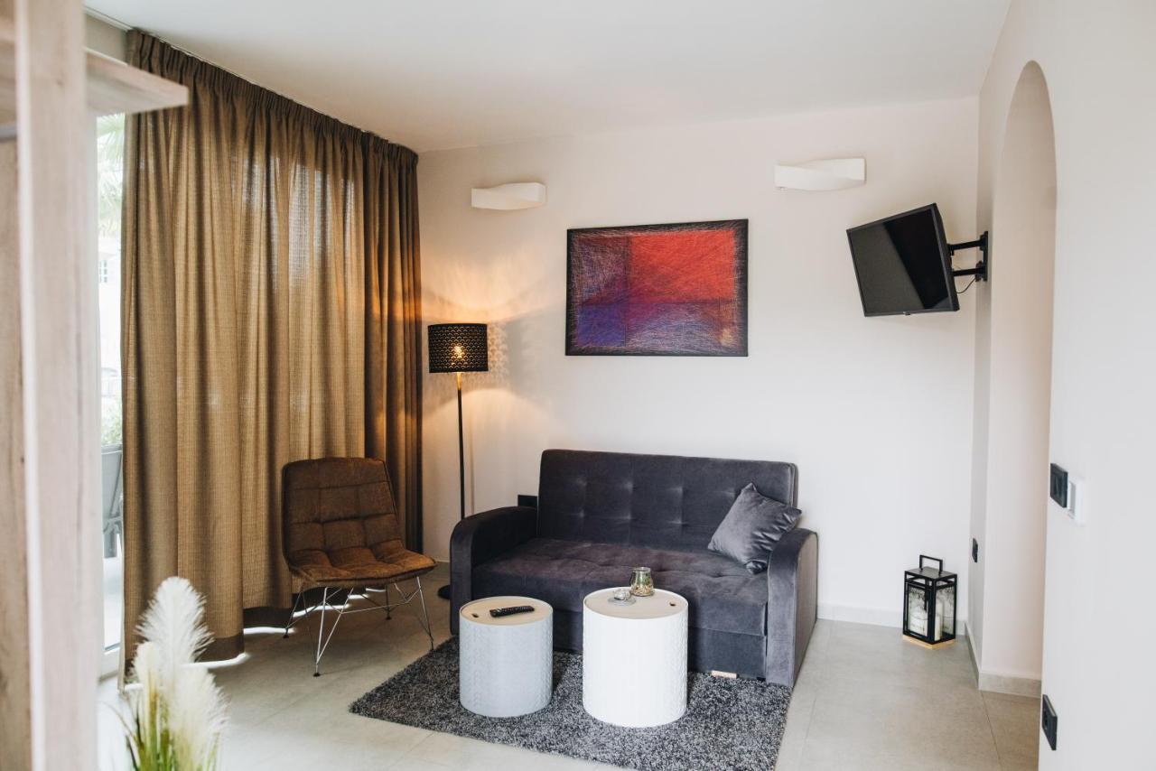 Stay In The Very Heart Of Porec - 50M To The Beach Exterior photo