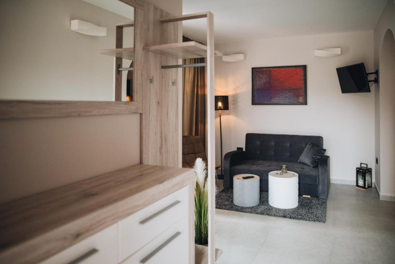Stay In The Very Heart Of Porec - 50M To The Beach Exterior photo