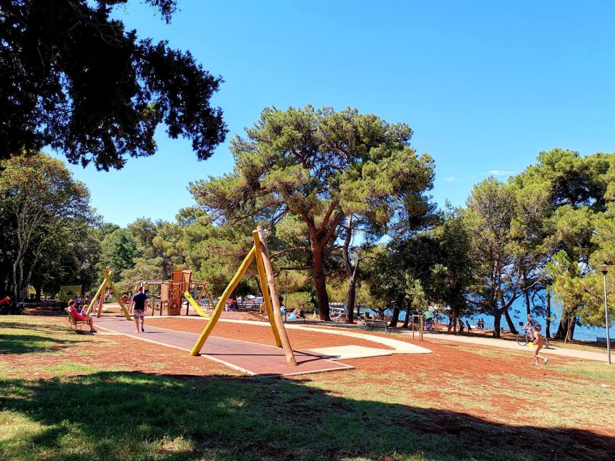 Stay In The Very Heart Of Porec - 50M To The Beach Exterior photo