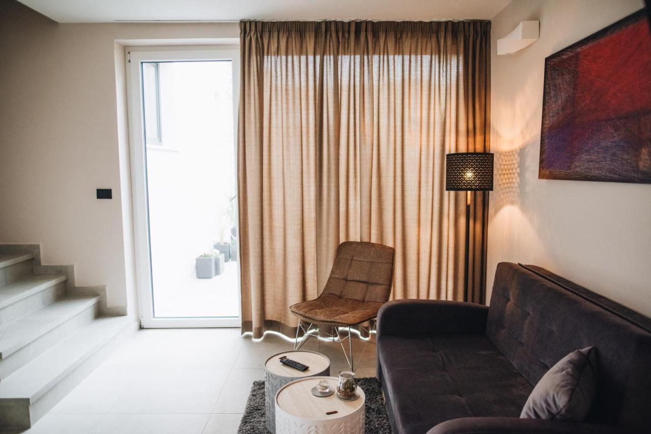Stay In The Very Heart Of Porec - 50M To The Beach Exterior photo