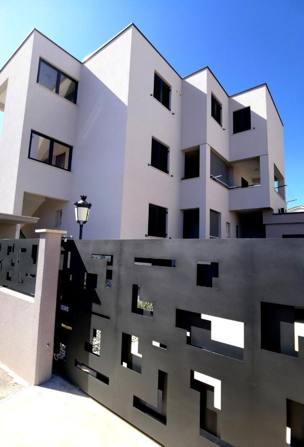 Stay In The Very Heart Of Porec - 50M To The Beach Exterior photo