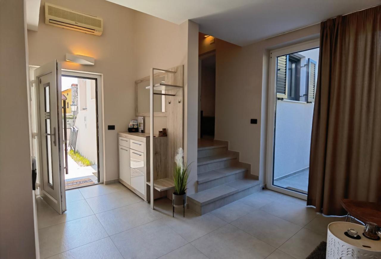 Stay In The Very Heart Of Porec - 50M To The Beach Exterior photo