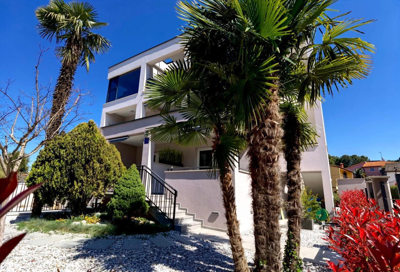 Stay In The Very Heart Of Porec - 50M To The Beach Exterior photo