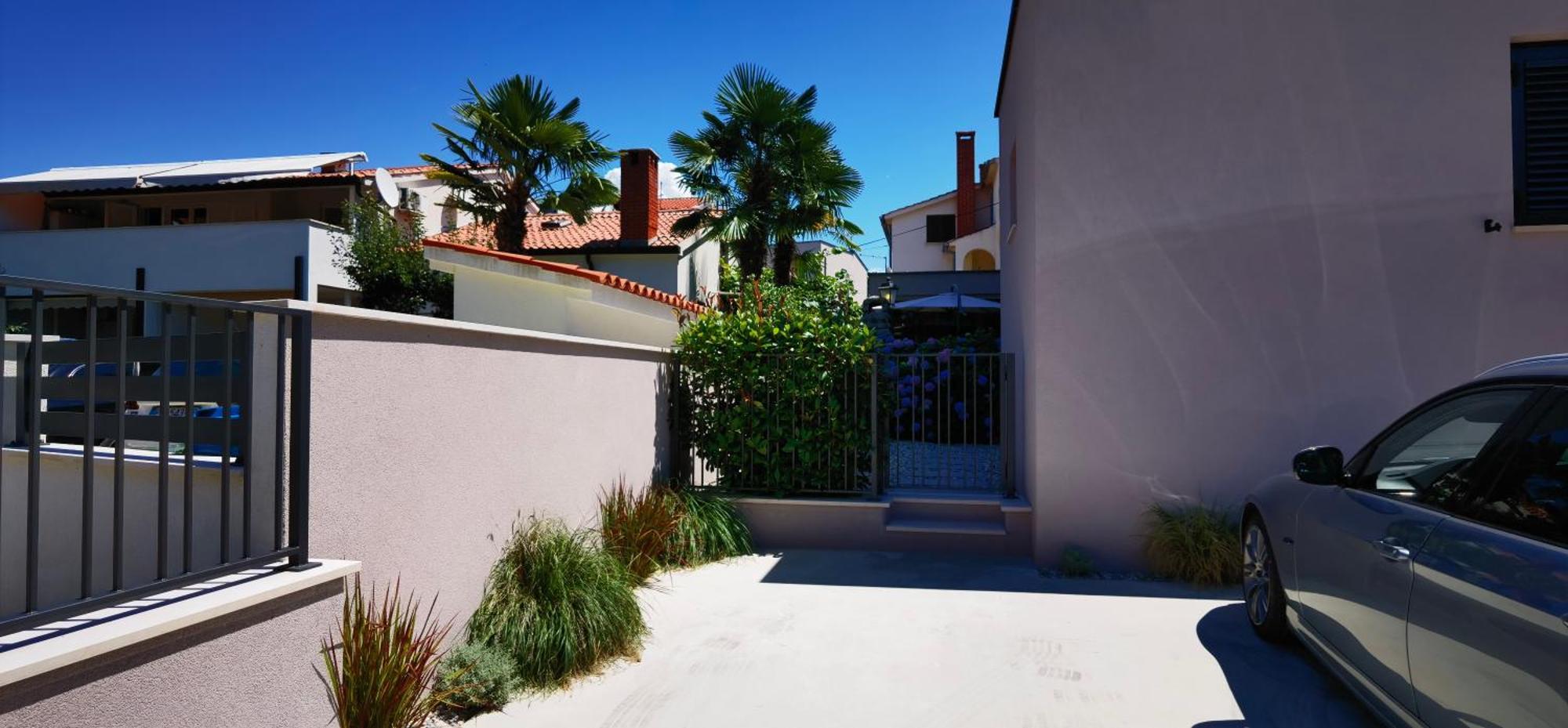 Stay In The Very Heart Of Porec - 50M To The Beach Exterior photo