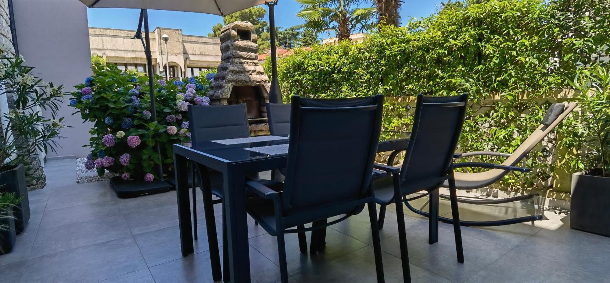 Stay In The Very Heart Of Porec - 50M To The Beach Exterior photo